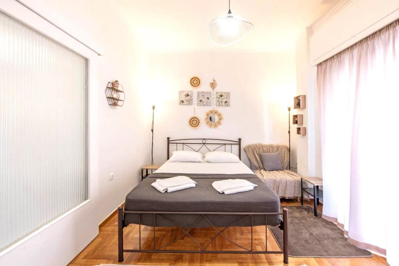 Minimal And Cozy In Zografou Apartment Athens